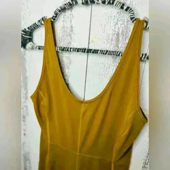 Lululemon Sweat Intention Bodysuit/Onesie Shorts in Gold Spice - Picture 5 of 14